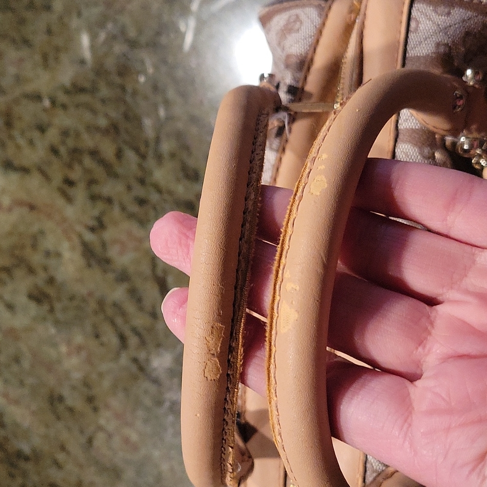 GUESS handbag - Picture 3 of 10